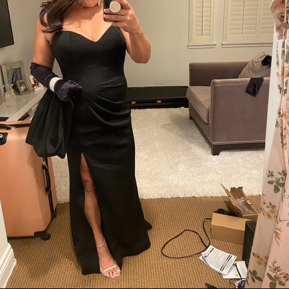 Meet your Posher, Erika - Picture 2 of 2